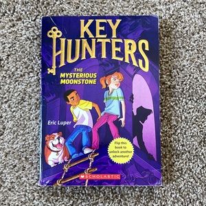 ✨ 10/$10- Key Hunters: The Mysterious Moonstone & The Spy's Secret by Eric Lupe